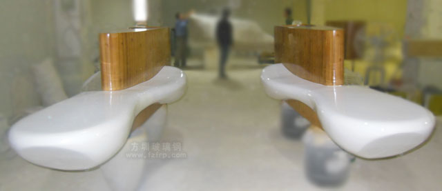 玻璃鋼座椅帶仿木紋花盆方圳工廠成品展示圖 玻璃鋼座椅帶仿木紋花盆方圳工廠成品展示圖