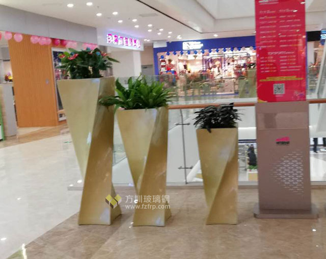 玻璃鋼金色創(chuàng)意組合花瓶陜西購物中心擺放圖 玻璃鋼金色創(chuàng)意組合花瓶陜西購物中心擺放圖